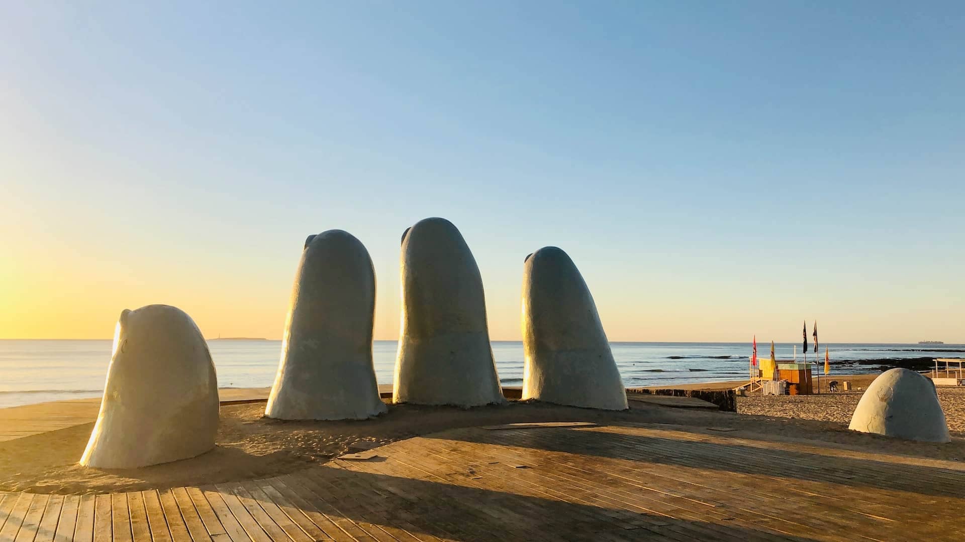 Sculpture La Mano de Punta del Este, Uruguay