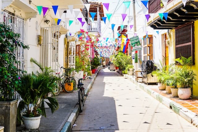Street and properties you can buy in cartagena Colombia